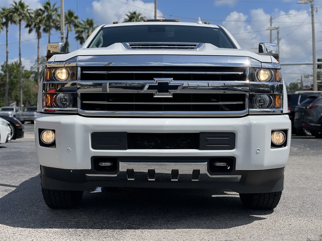 2019 Chevrolet Silverado 3500 High Country photo