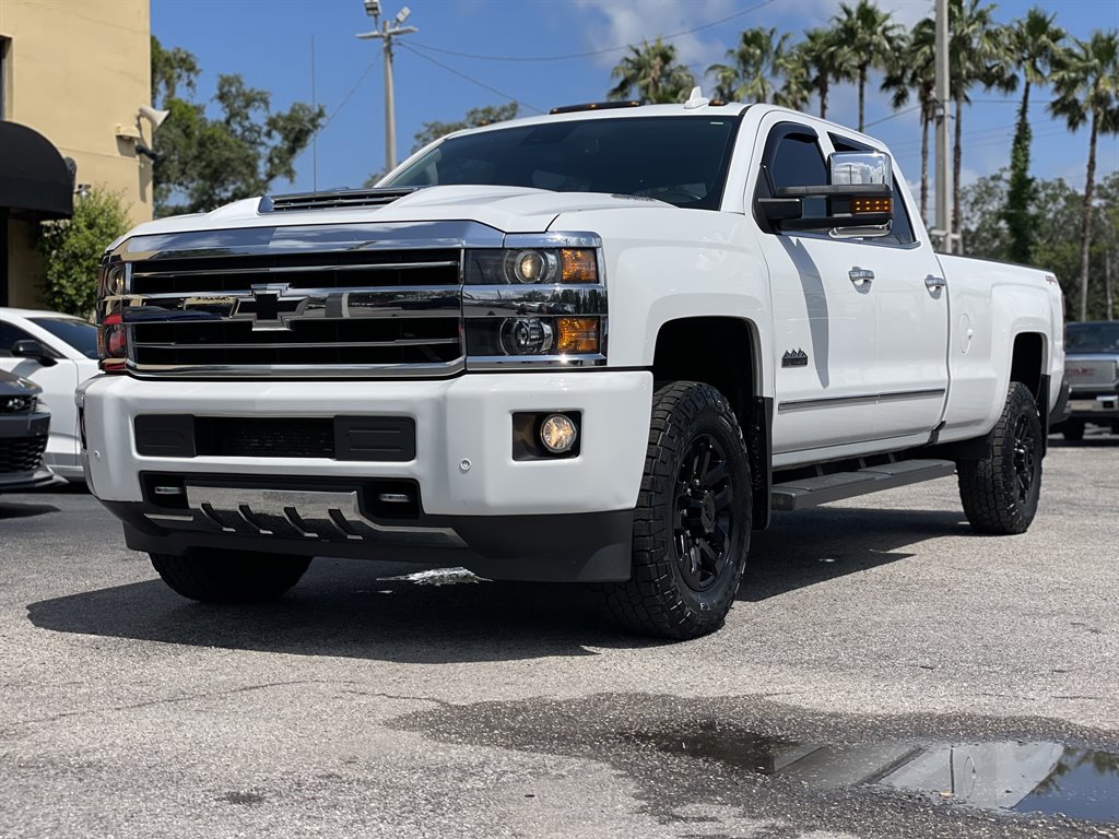 2019 Chevrolet Silverado 3500 High Country photo