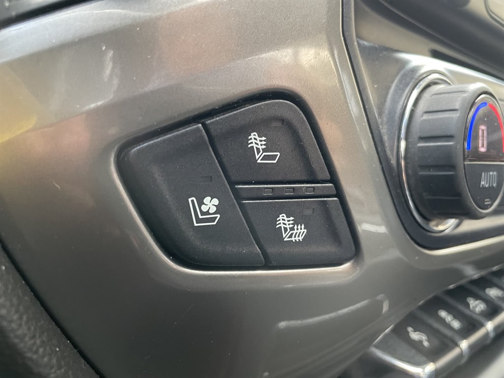 2019 Chevrolet Silverado 3500 High Country photo