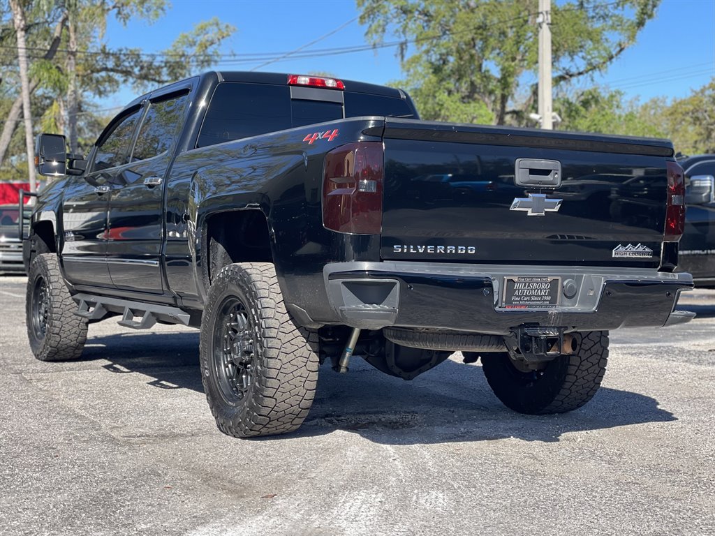 2018 Chevrolet Silverado 2500 High Country photo