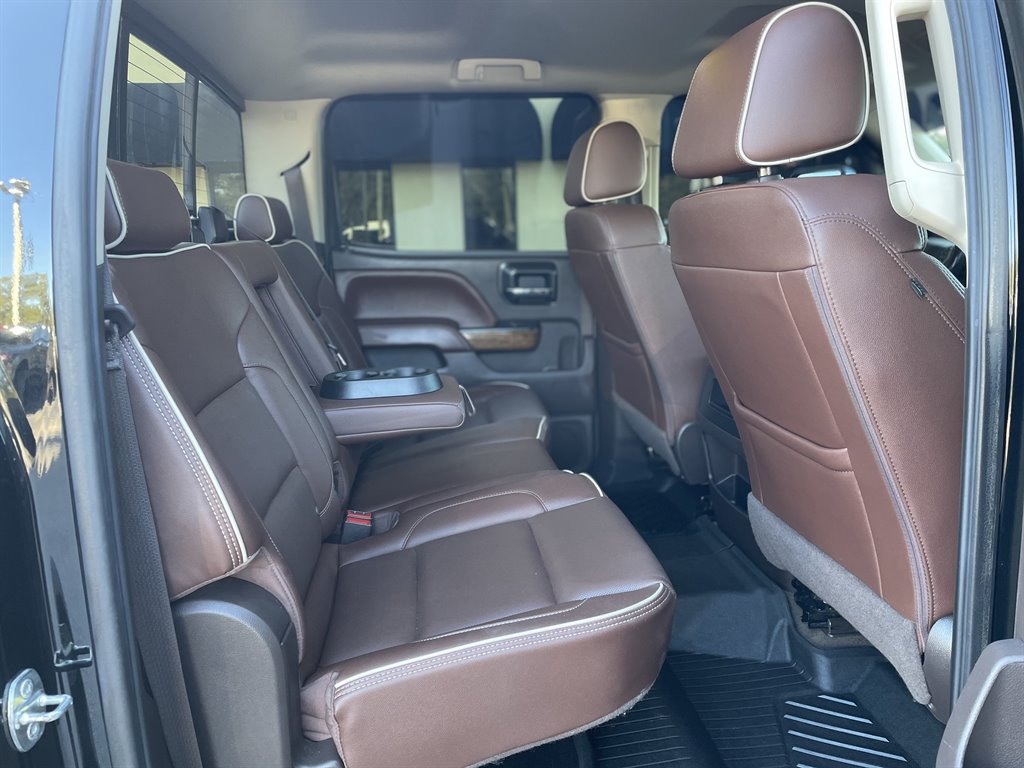 2018 Chevrolet Silverado 2500 High Country photo