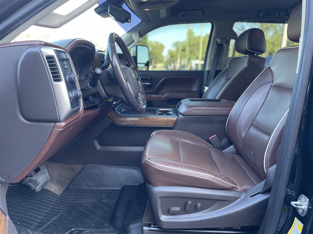 2018 Chevrolet Silverado 2500 High Country photo