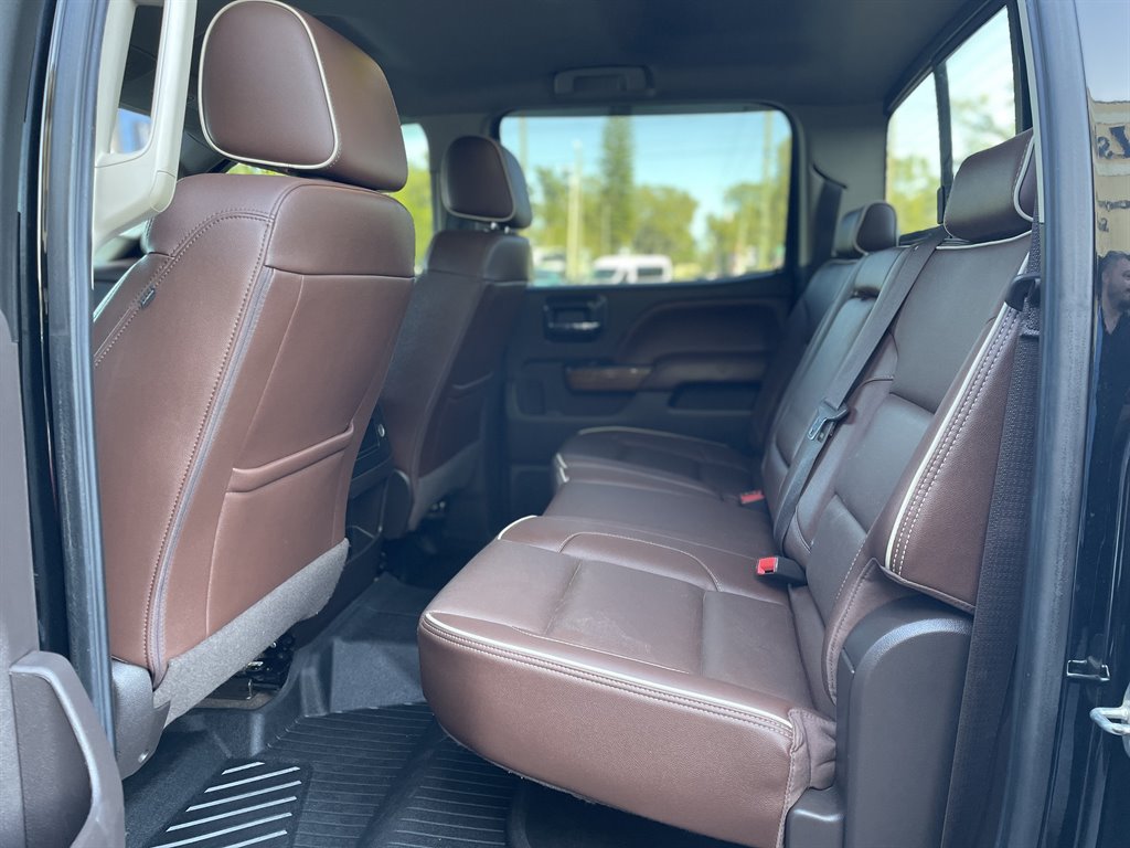 2018 Chevrolet Silverado 2500 High Country photo