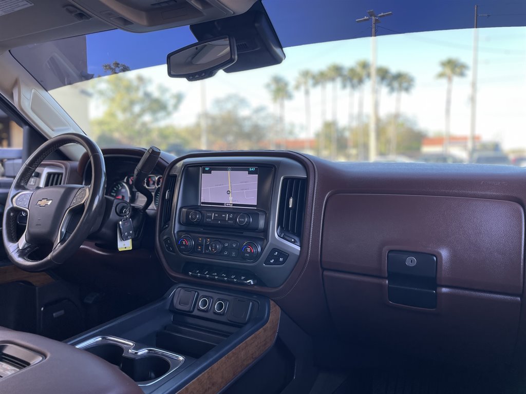 2018 Chevrolet Silverado 2500 High Country photo