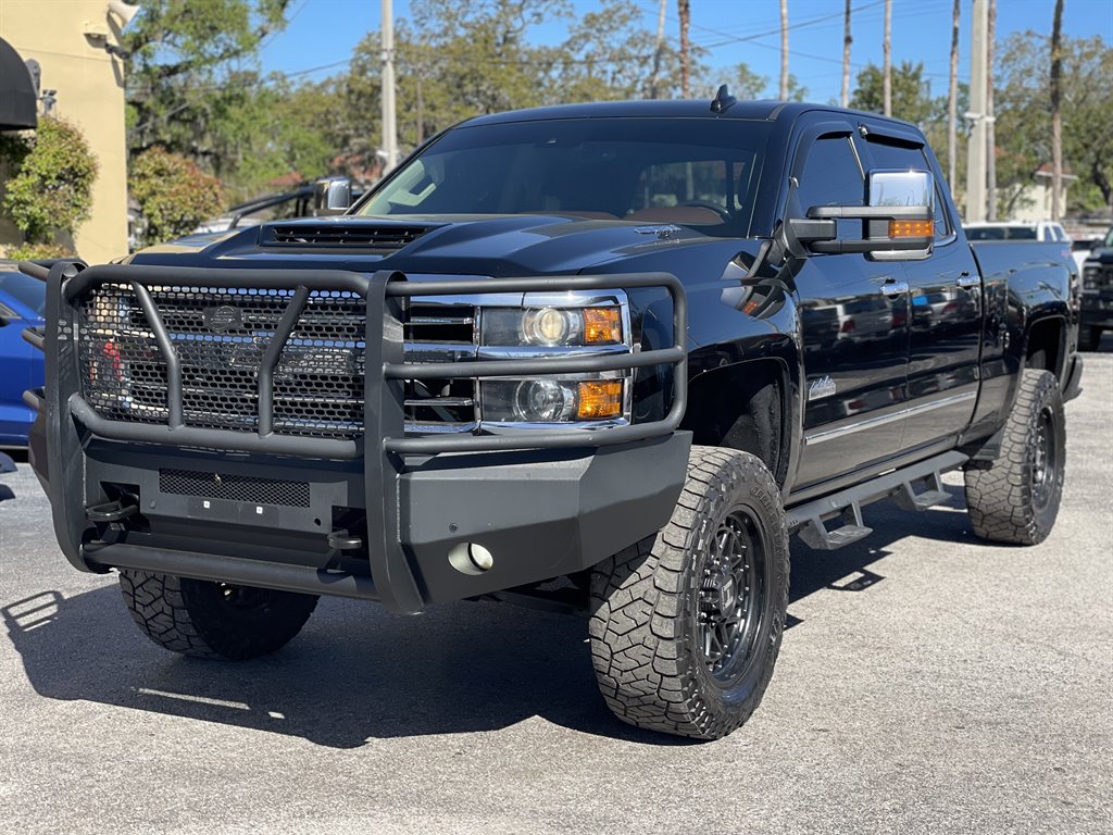 2018 Chevrolet Silverado 2500 High Country photo
