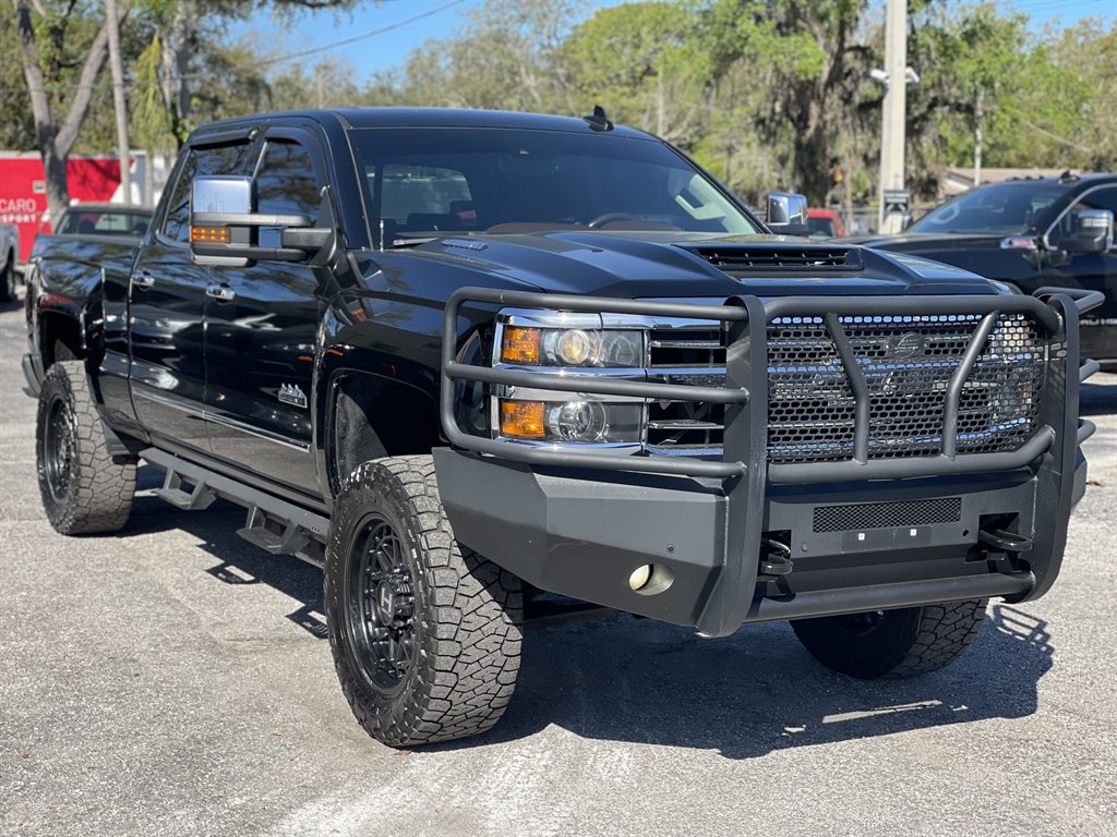 2018 Chevrolet Silverado 2500 High Country photo