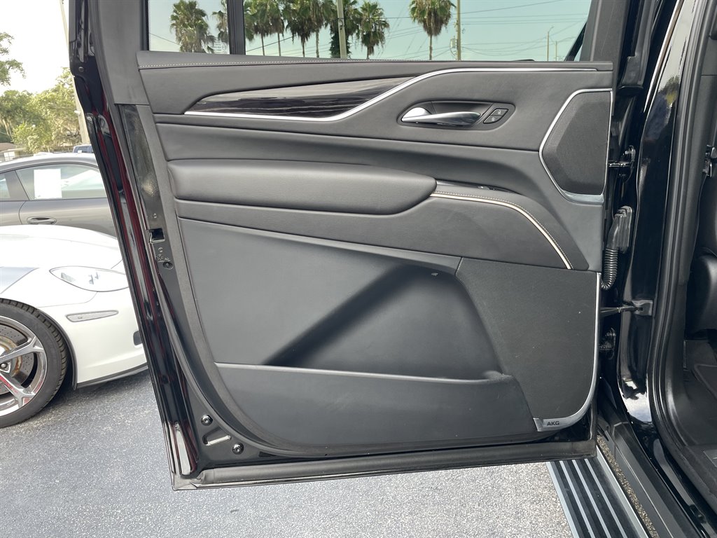 2021 Cadillac Escalade - $44,999
