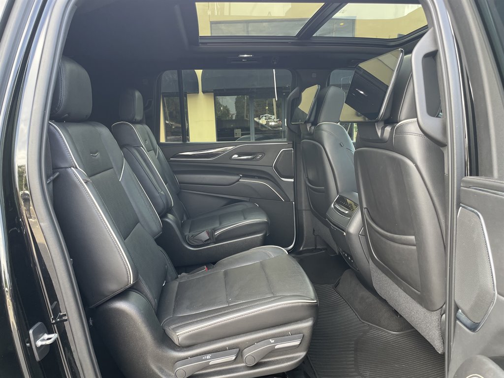 2021 Cadillac Escalade - $44,999