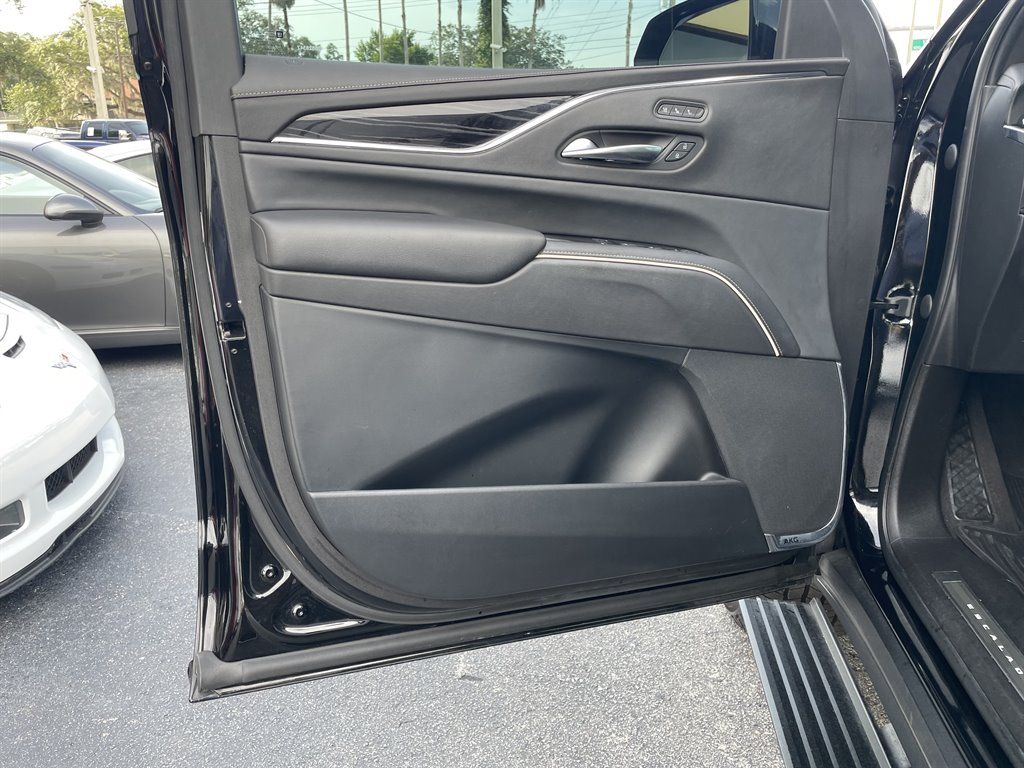 2021 Cadillac Escalade - $44,999