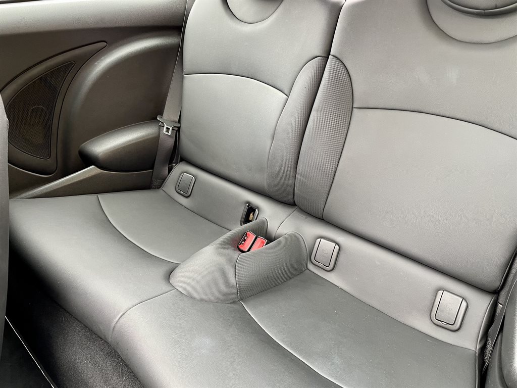 2012 MINI Hardtop Hatchback - $11,999