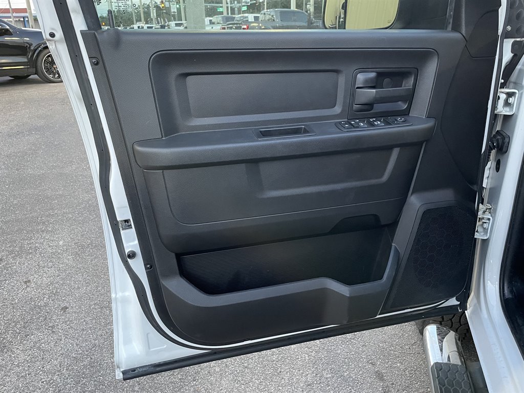 2018 Ram 3500 - $31,999