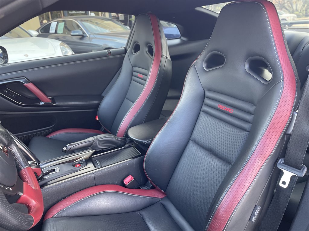 2014 Nissan GT-R - $109,999