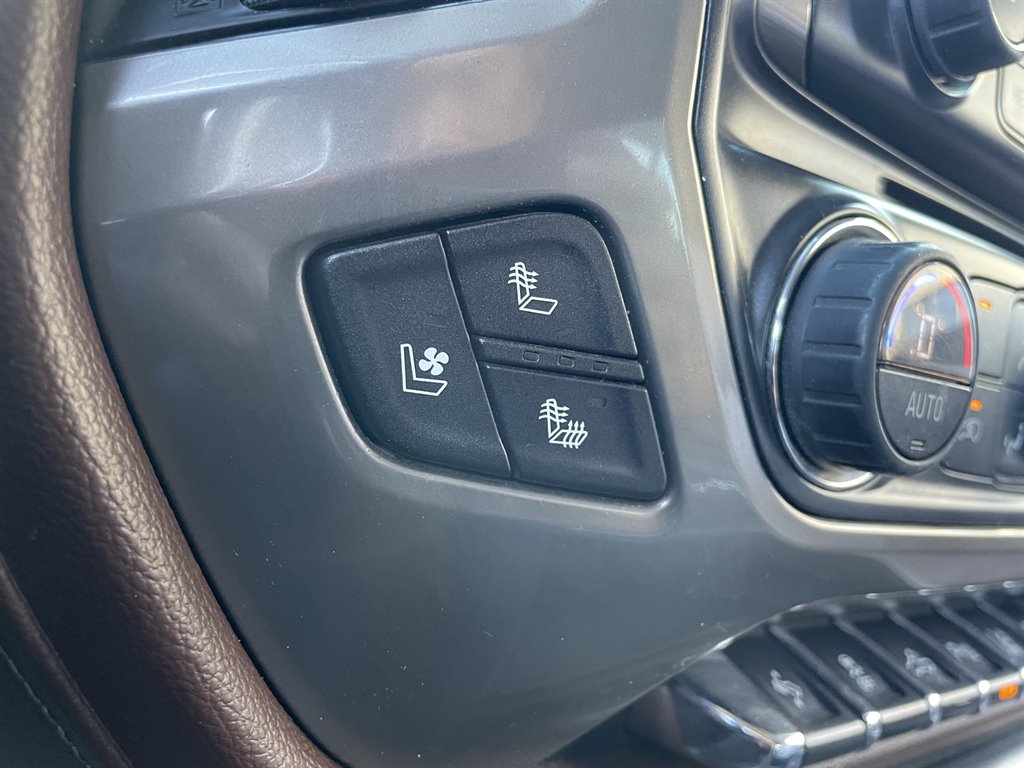 2016 Chevrolet Silverado 2500 High Country photo