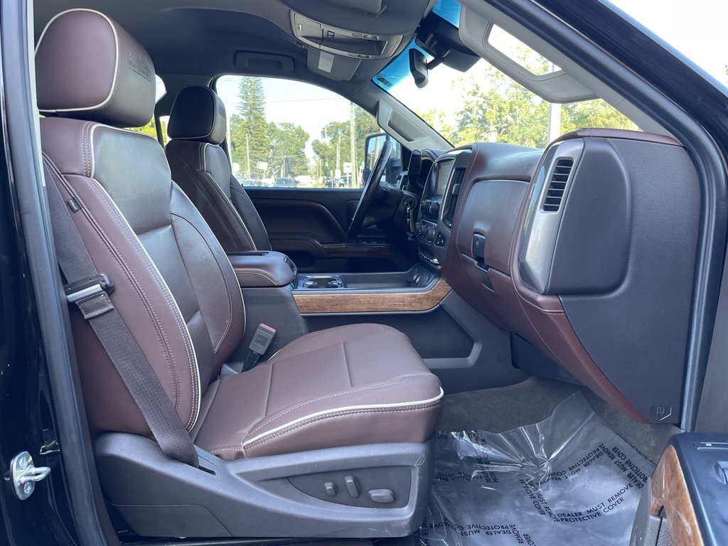 2016 Chevrolet Silverado 2500 High Country photo