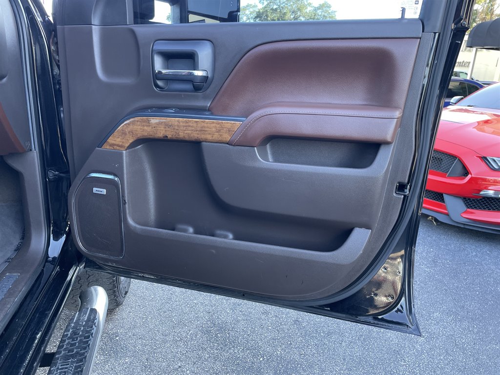 2016 Chevrolet Silverado 2500 High Country photo