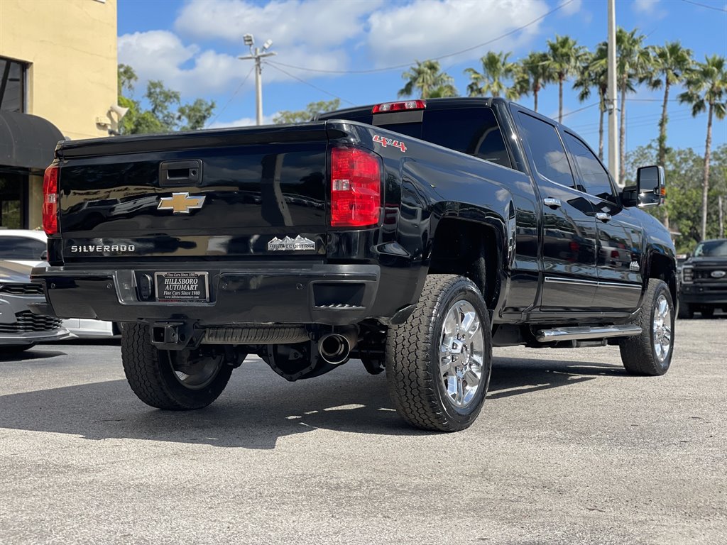 2016 Chevrolet Silverado 2500 High Country photo