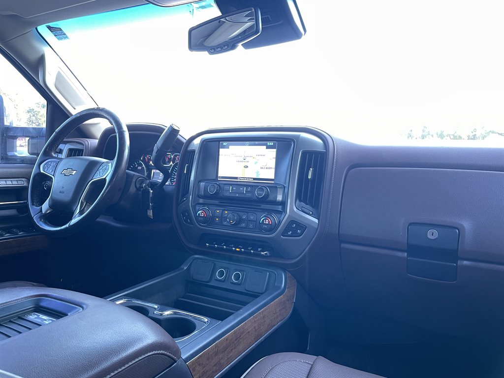 2016 Chevrolet Silverado 2500 High Country photo