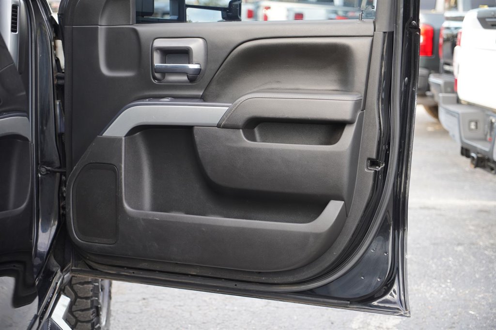 2016 Chevrolet Silverado - $31,999