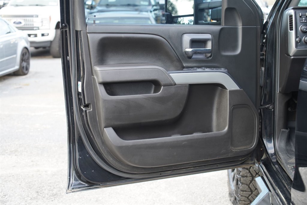 2016 Chevrolet Silverado - $31,999