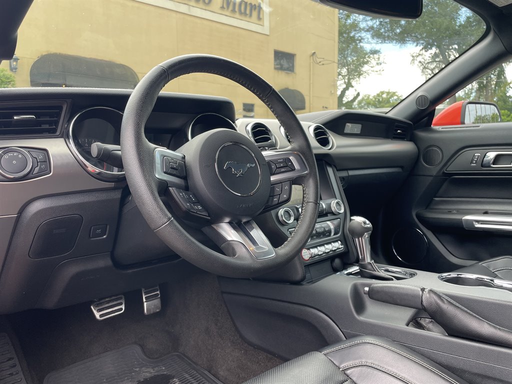 2015 Ford Mustang - $27,999