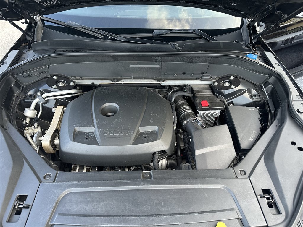 2019 Volvo XC90 - $22,999