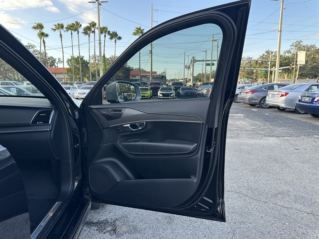 2019 Volvo XC90 - $22,999