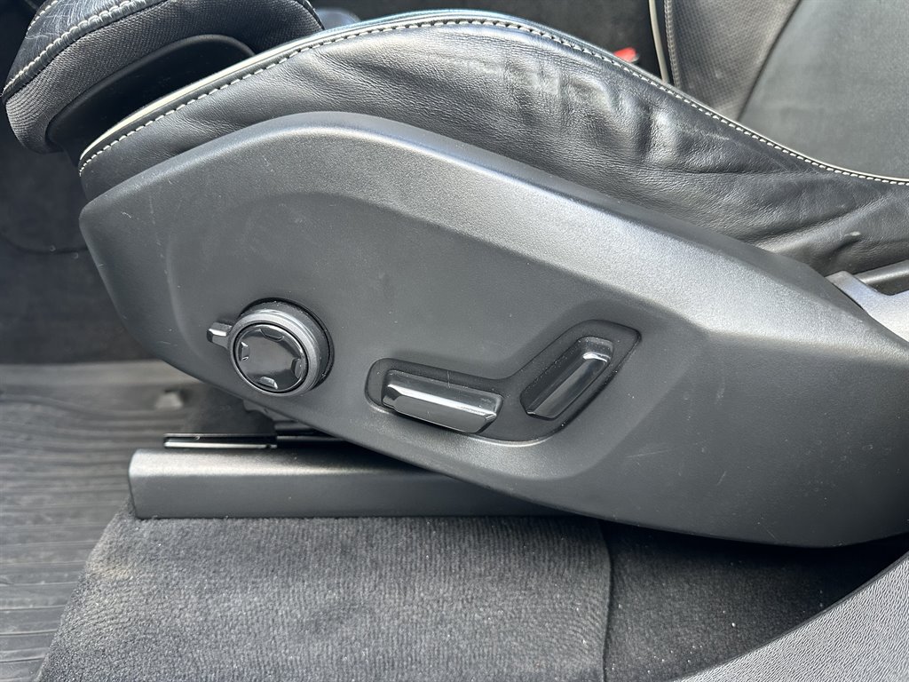 2019 Volvo XC90 - $22,999