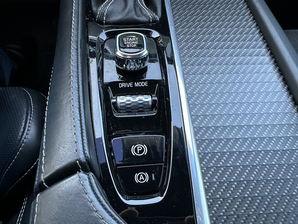 2019 Volvo XC90 - $22,999
