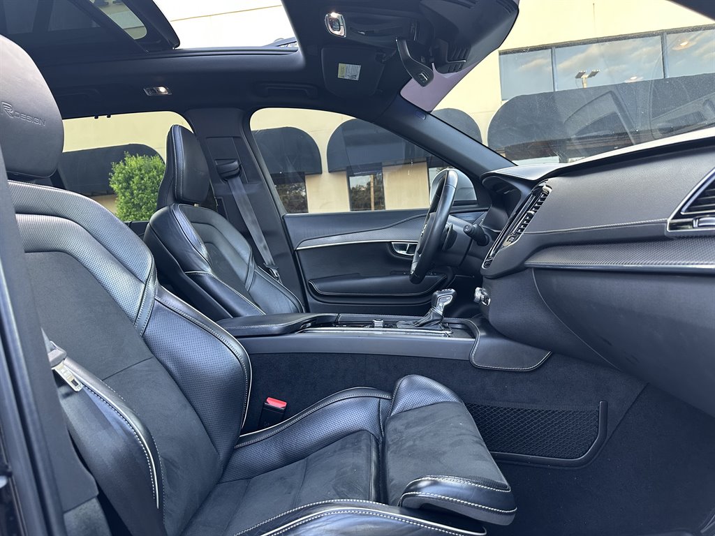 2019 Volvo XC90 - $22,999