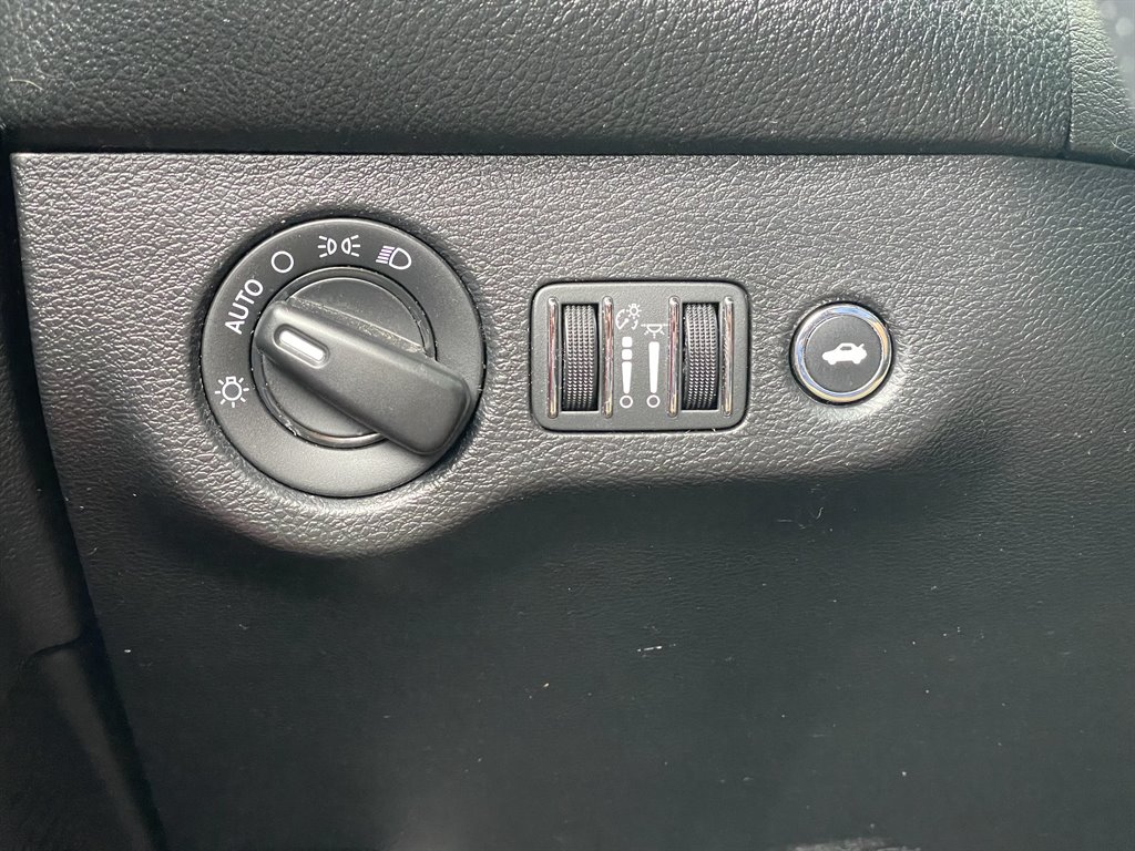 2019 Dodge Challenger - $31,999