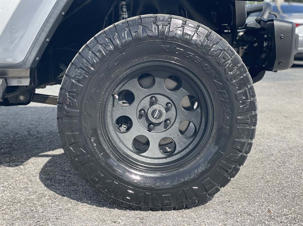 2019 Jeep Wrangler - $26,999