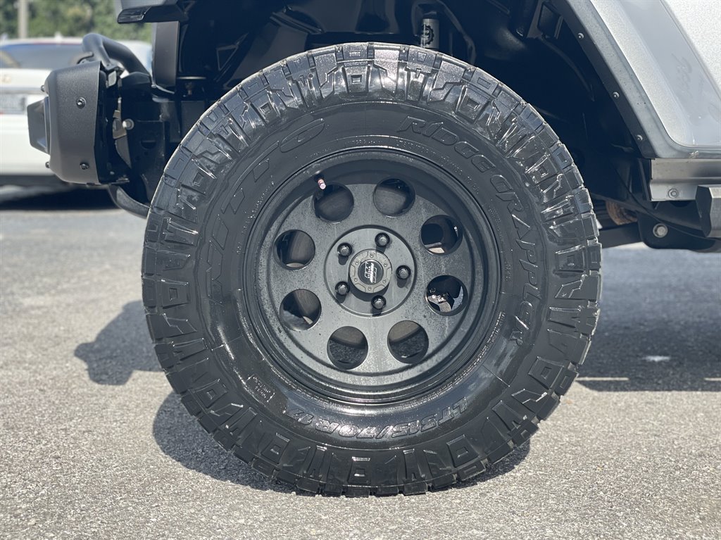 2019 Jeep Wrangler - $26,999
