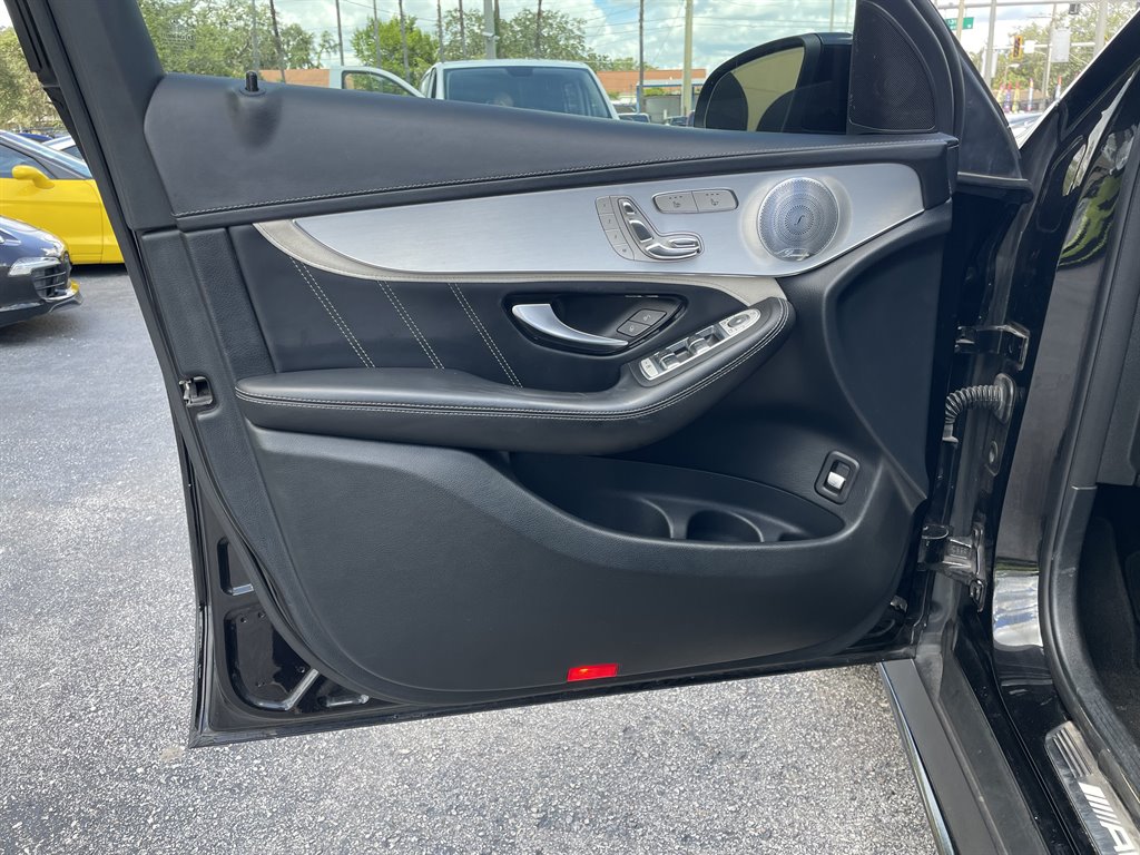 2019 Mercedes-Benz GLC - $34,999
