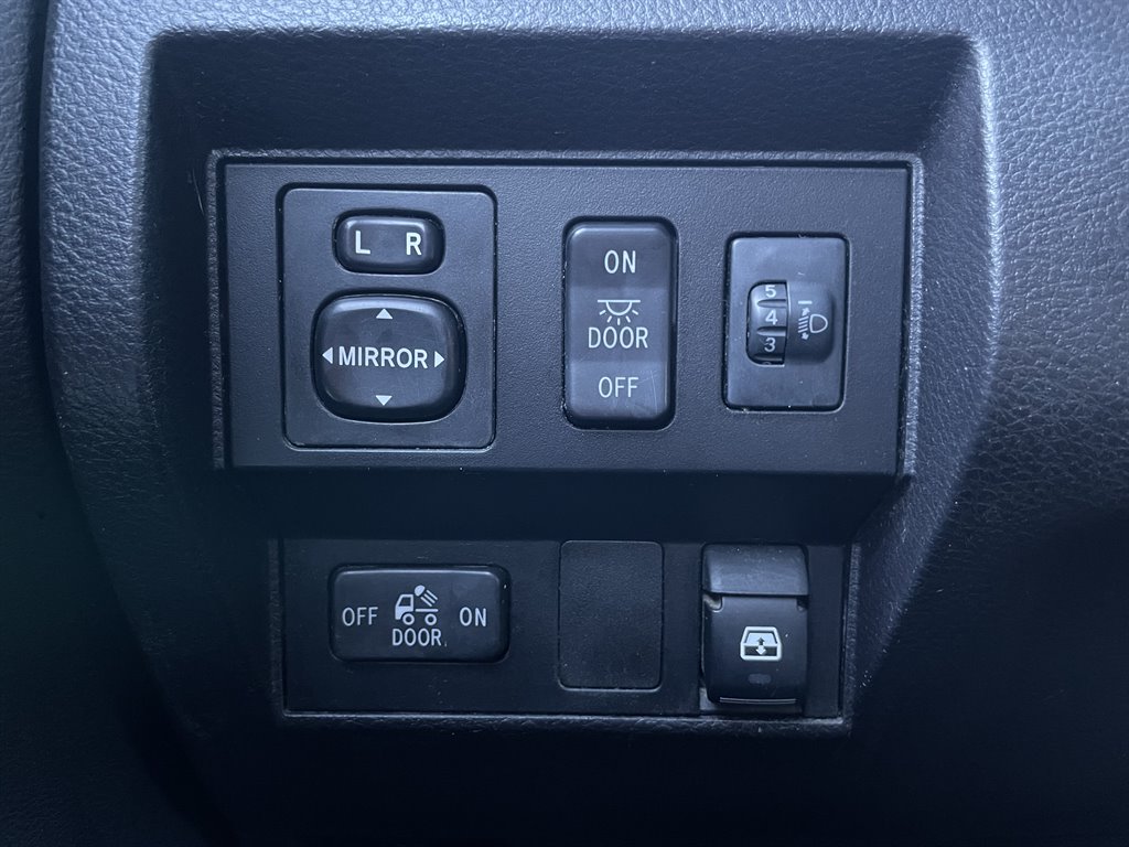 2016 Toyota Tundra - $29,999