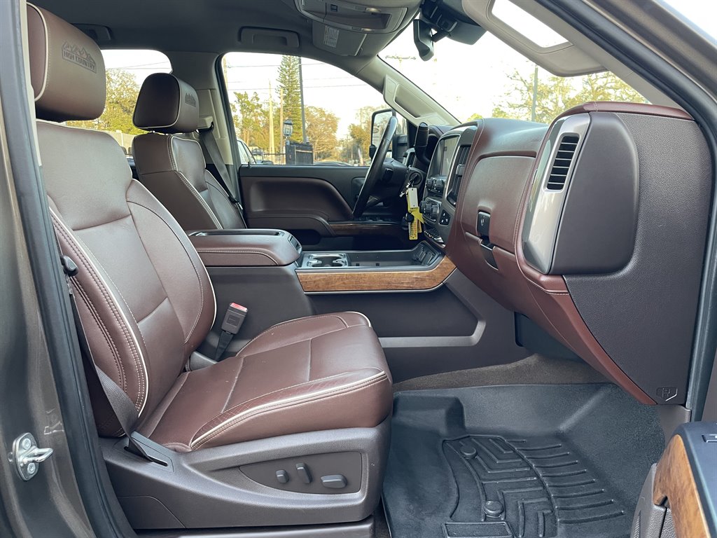 2015 Chevrolet Silverado 2500 High Country photo