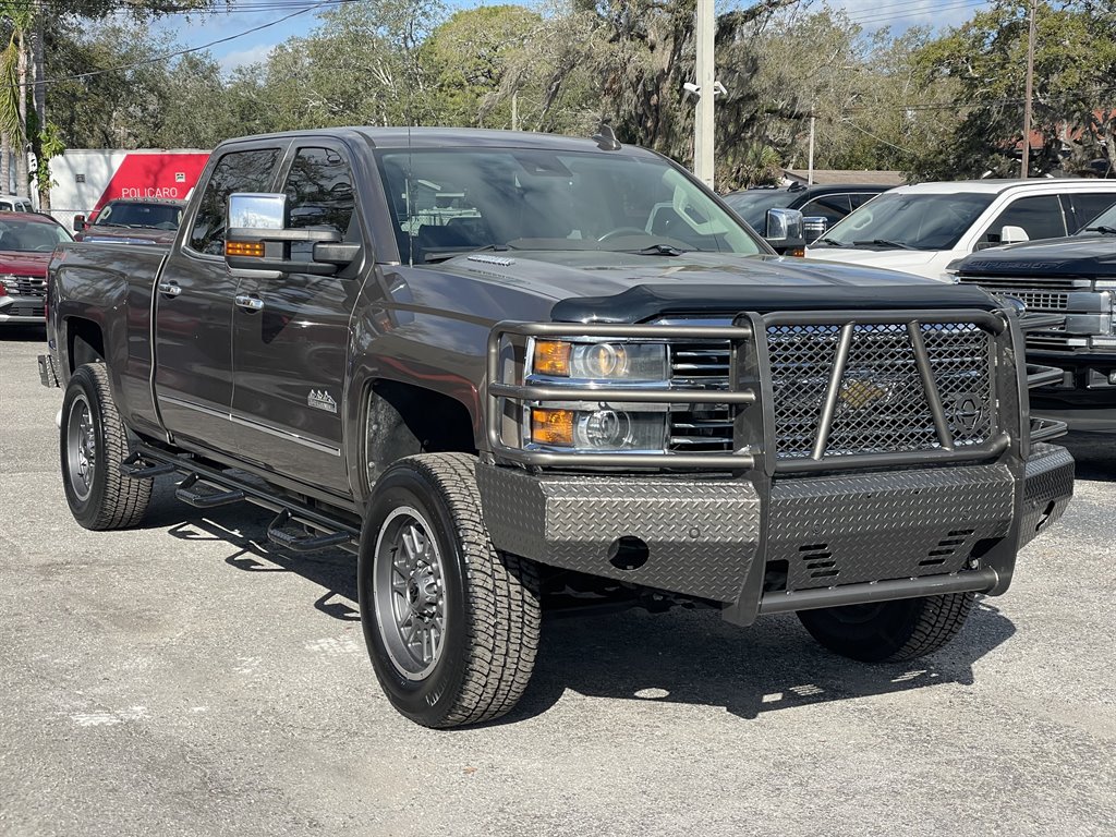 2015 Chevrolet Silverado 2500 High Country photo