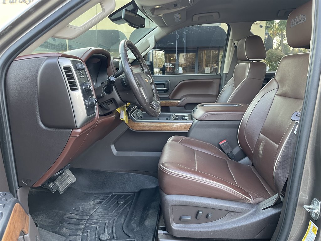 2015 Chevrolet Silverado 2500 High Country photo