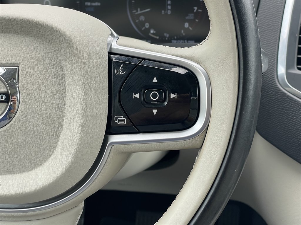 2020 Volvo XC90 - $22,999