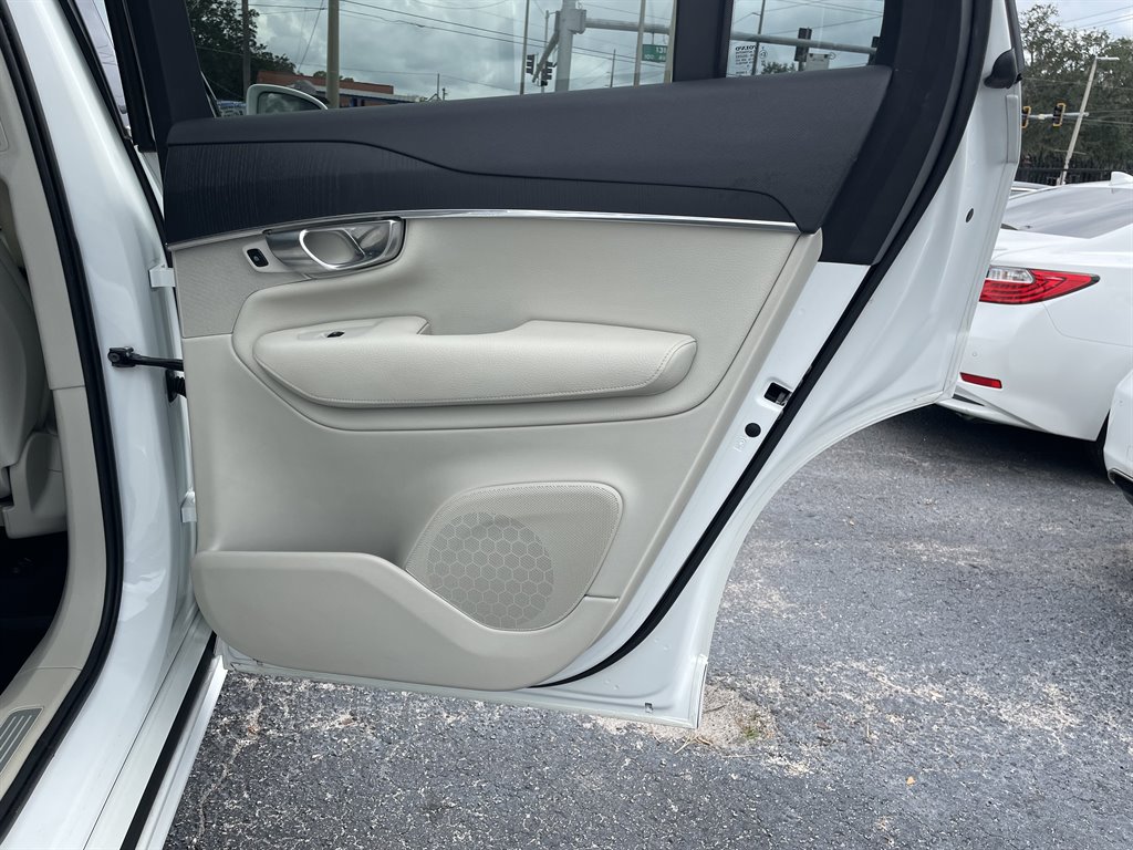 2020 Volvo XC90 - $22,999