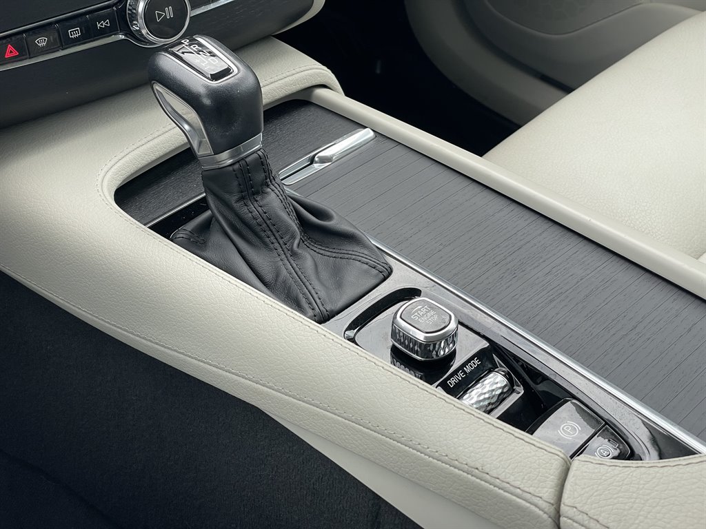 2020 Volvo XC90 - $22,999