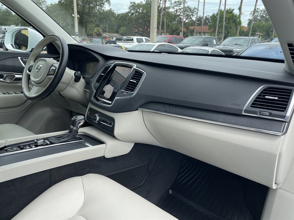 2020 Volvo XC90 - $22,999