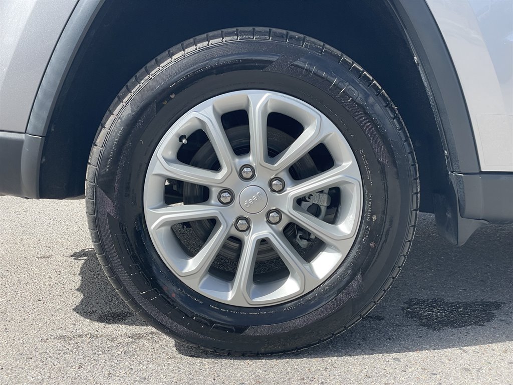 2021 Jeep Cherokee - $16,999