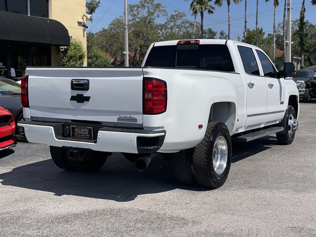 2015 Chevrolet Silverado 3500 High Country photo