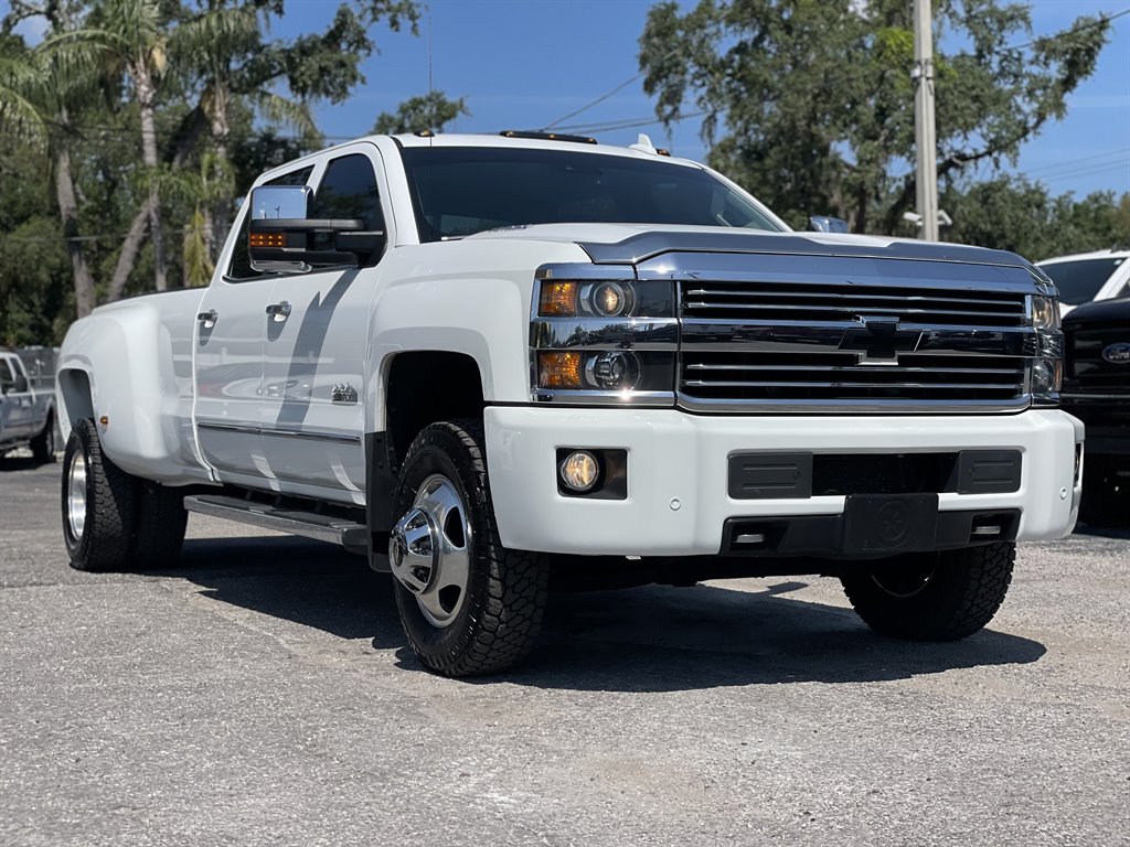 2015 Chevrolet Silverado 3500 High Country photo