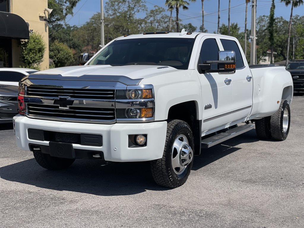 2015 Chevrolet Silverado 3500 High Country photo
