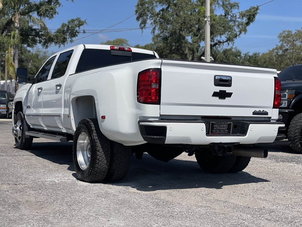 2015 Chevrolet Silverado 3500 High Country photo