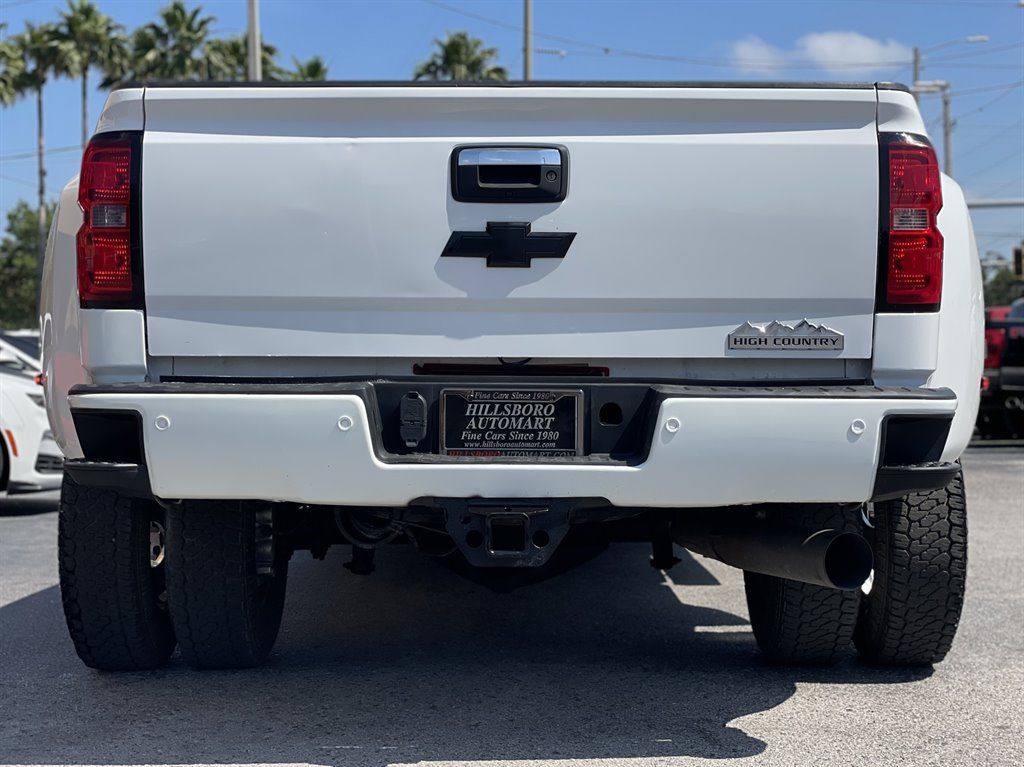 2015 Chevrolet Silverado 3500 High Country photo