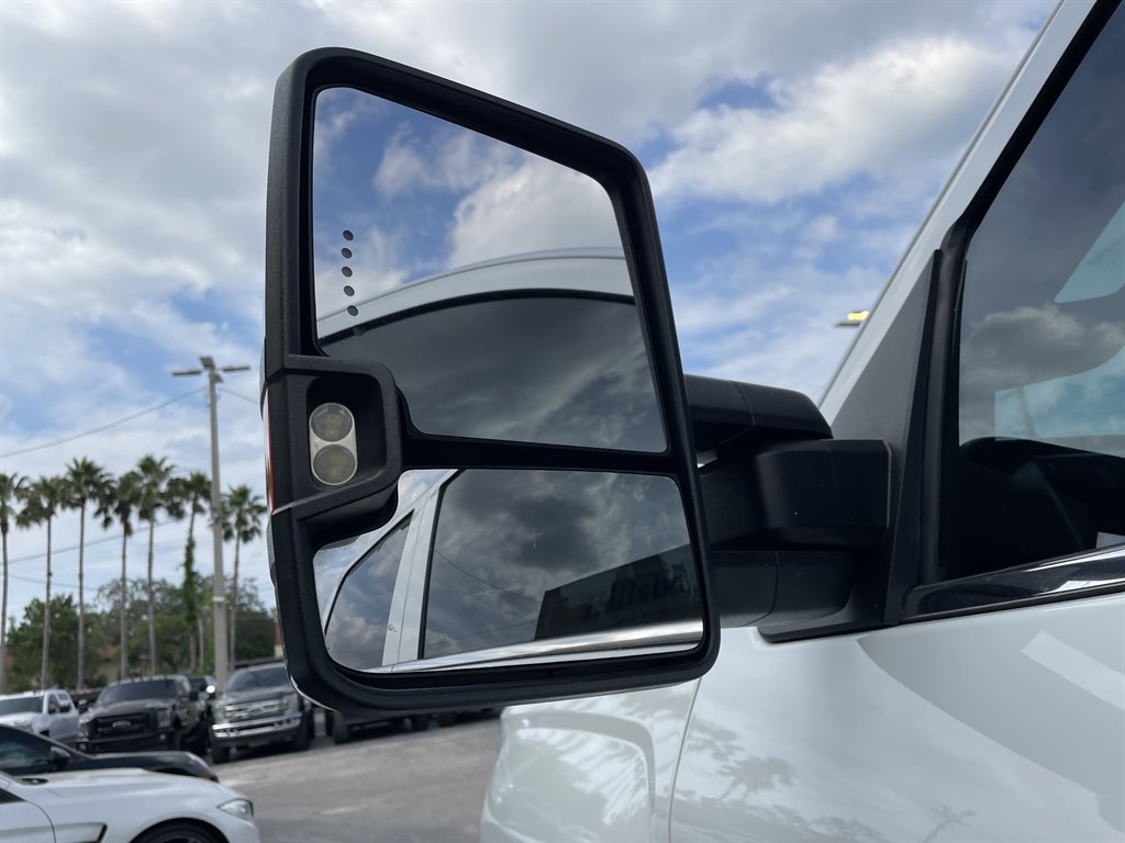 2015 Chevrolet Silverado 3500 High Country photo