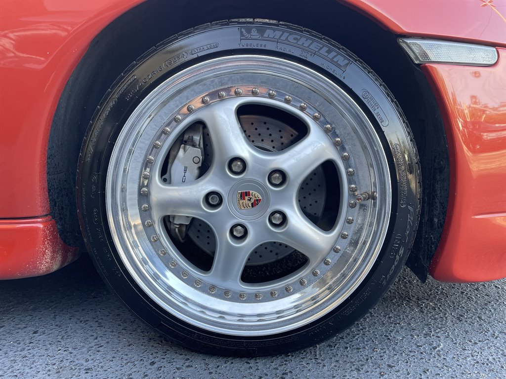 2001 Porsche 911 Carrera photo