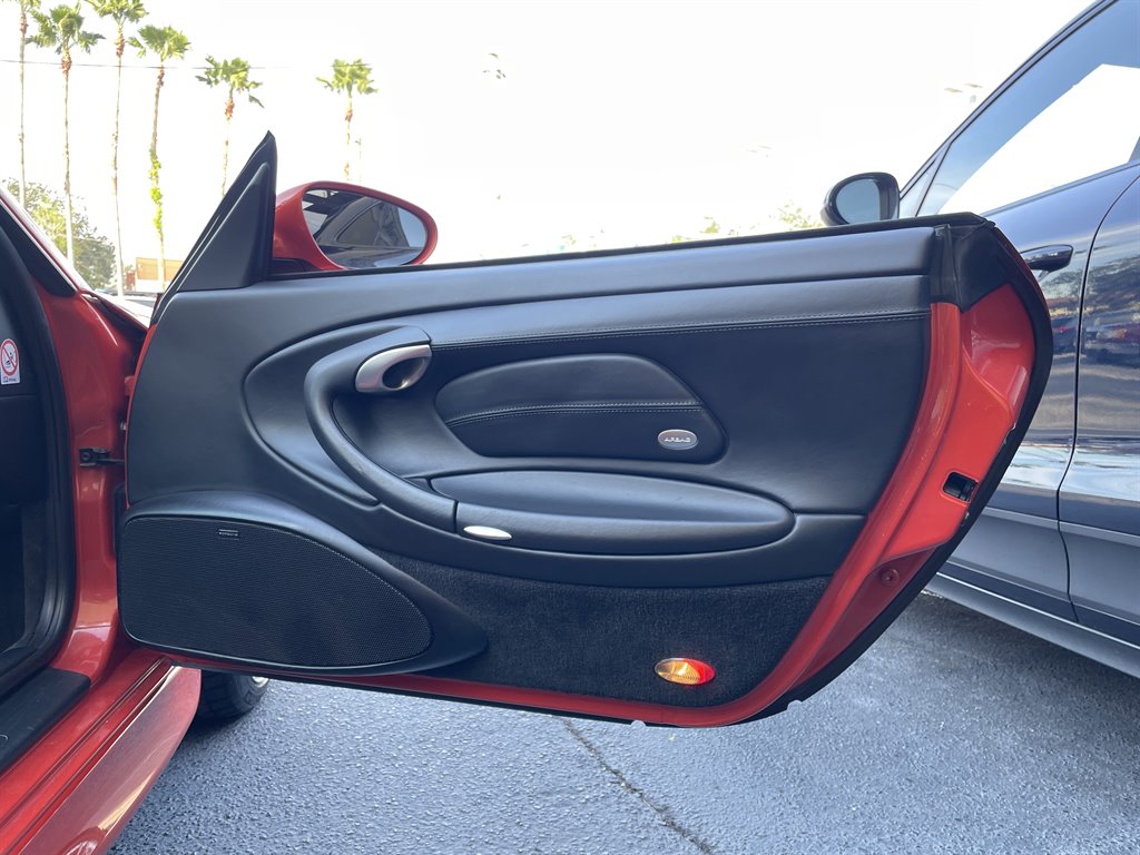 2001 Porsche 911 Carrera photo